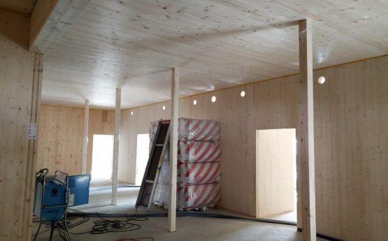 Building a house with wooden elements