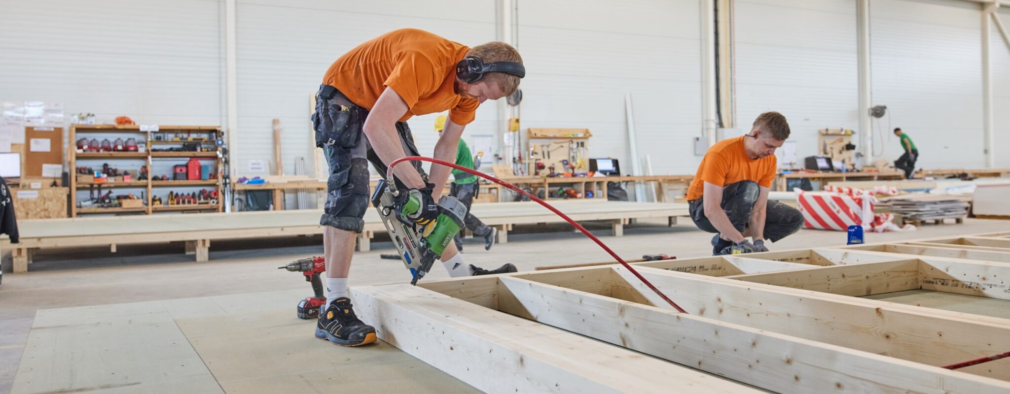 Element construction