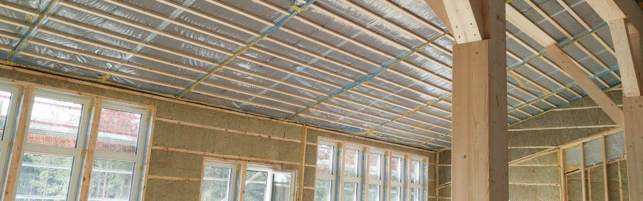Building a house with wooden elements