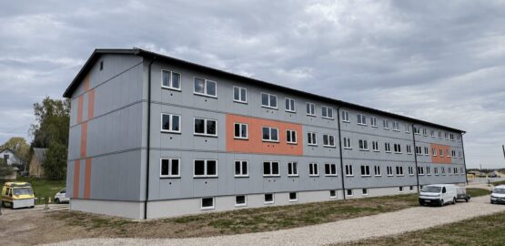 Rehabilitering av boligblokker med prefabrikkerte fasadeelementer i Iisaku